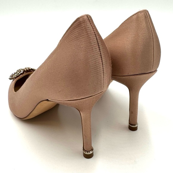 Manolo Blahnik Hangisi Pointed Toe Pump - Picture 5 of 6